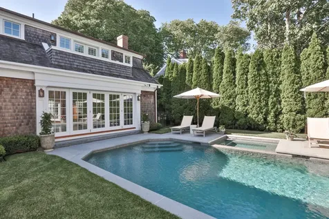 37 Cooke Street Edgartown MA 02539