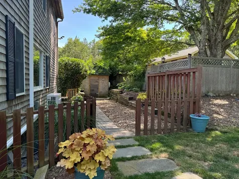 9 Goode Street Oak Bluffs MA 02557