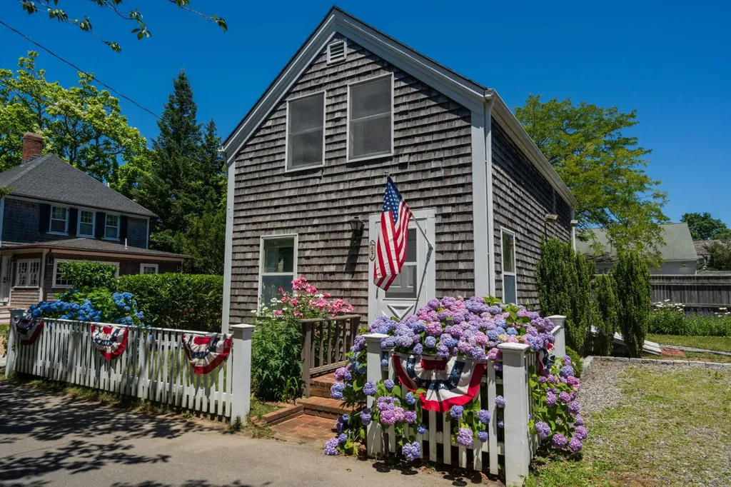 67 Simpsons Lane Edgartown MA 02539