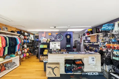 4 Lagoon Pond Road Vineyard Haven MA 02568