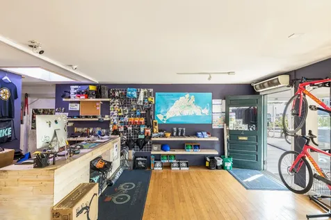 4 Lagoon Pond Road Vineyard Haven MA 02568