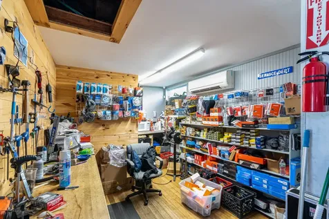 4 Lagoon Pond Road Vineyard Haven MA 02568