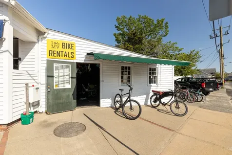 4 Lagoon Pond Road Vineyard Haven MA 02568