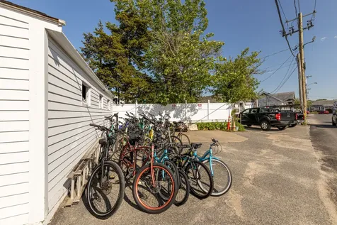 4 Lagoon Pond Road Vineyard Haven MA 02568