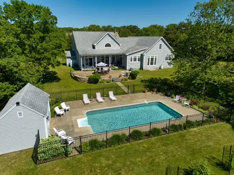 23 Oak Lane West Tisbury MA 02575