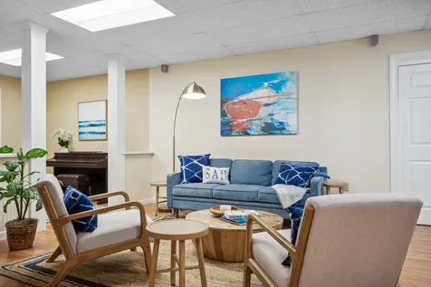 23 Oak Lane West Tisbury MA 02575