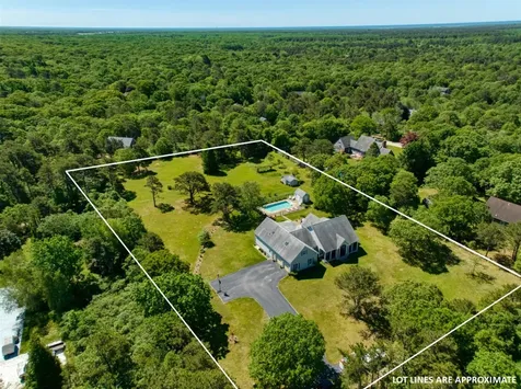 23 Oak Lane West Tisbury MA 02575