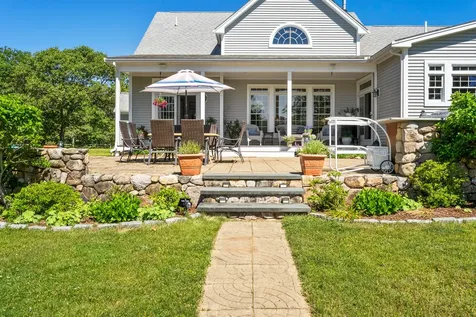 23 Oak Lane West Tisbury MA 02575