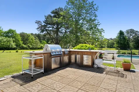 23 Oak Lane West Tisbury MA 02575