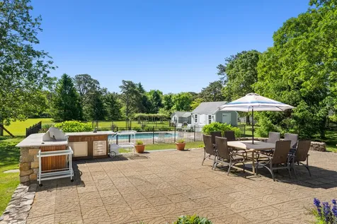 23 Oak Lane West Tisbury MA 02575