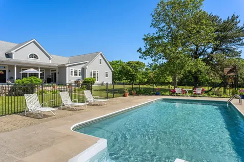 23 Oak Lane West Tisbury MA 02575