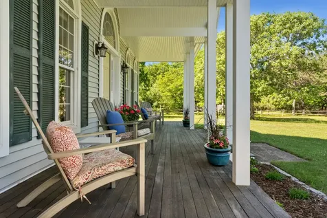 23 Oak Lane West Tisbury MA 02575