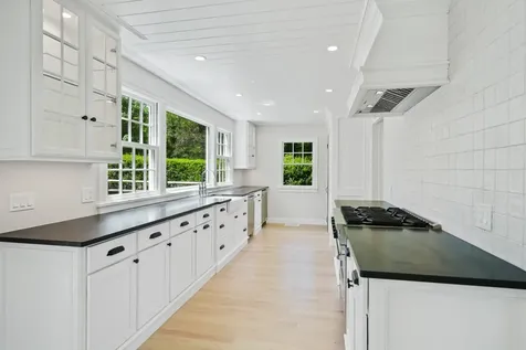 36 Tashmoo Avenue Vineyard Haven MA 02568