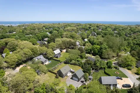 27 Hitchings Circle Oak Bluffs MA 02557
