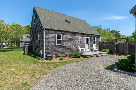 27 Hitchings Circle Oak Bluffs MA 02557