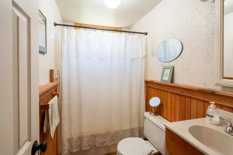 27 Hitchings Circle Oak Bluffs MA 02557