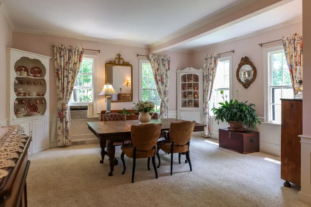 70 Spring Street Vineyard Haven MA 02568