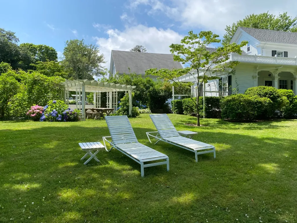 70 Spring Street Vineyard Haven MA 02568