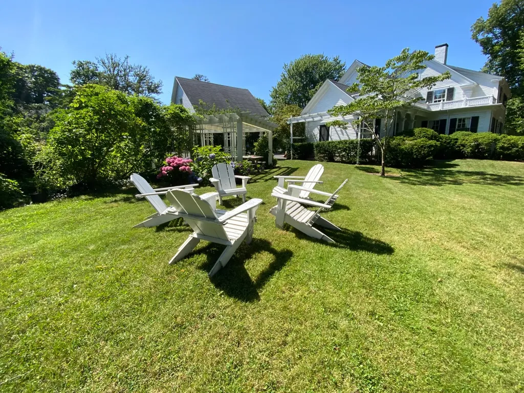 70 Spring Street Vineyard Haven MA 02568