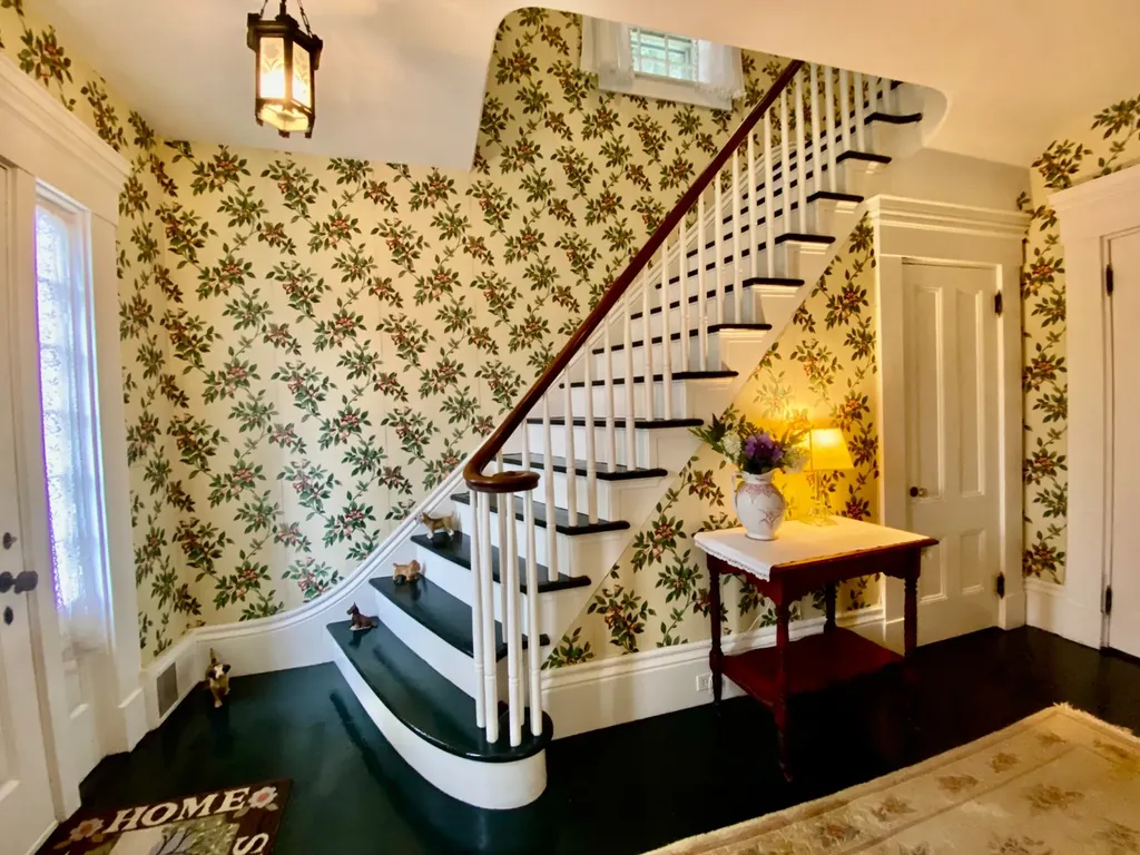 70 Spring Street Vineyard Haven MA 02568