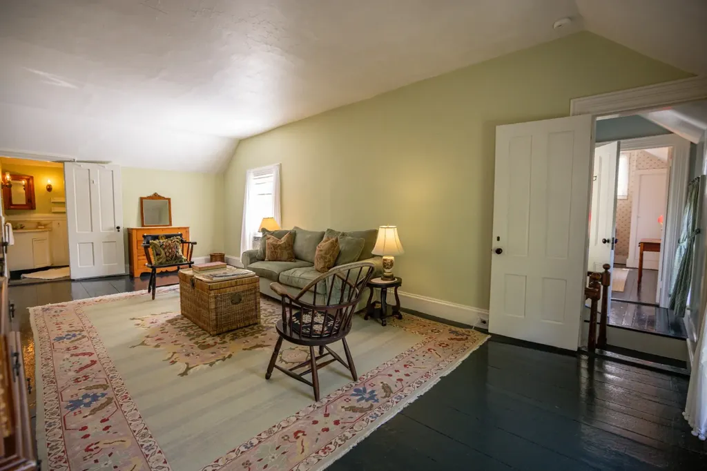 70 Spring Street Vineyard Haven MA 02568