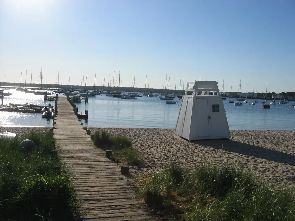 70 Spring Street Vineyard Haven MA 02568