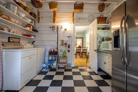 70 Spring Street Vineyard Haven MA 02568