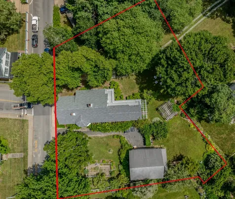 70 Spring Street Vineyard Haven MA 02568