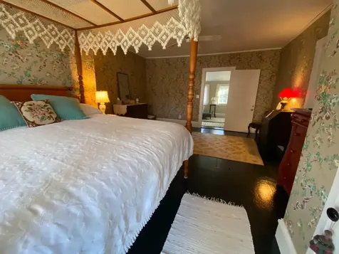 70 Spring Street Vineyard Haven MA 02568