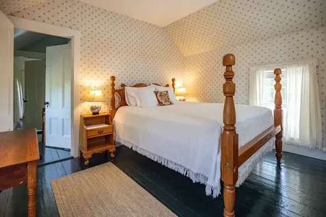 70 Spring Street Vineyard Haven MA 02568