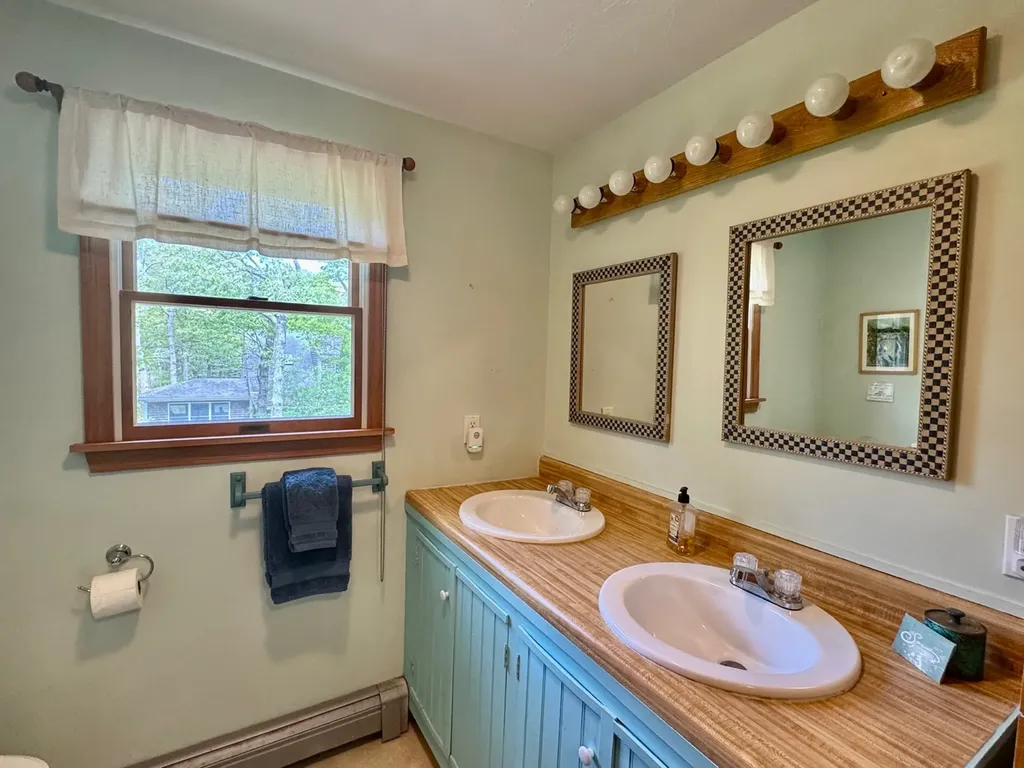 113 Leonard Circle Vineyard Haven MA 02568