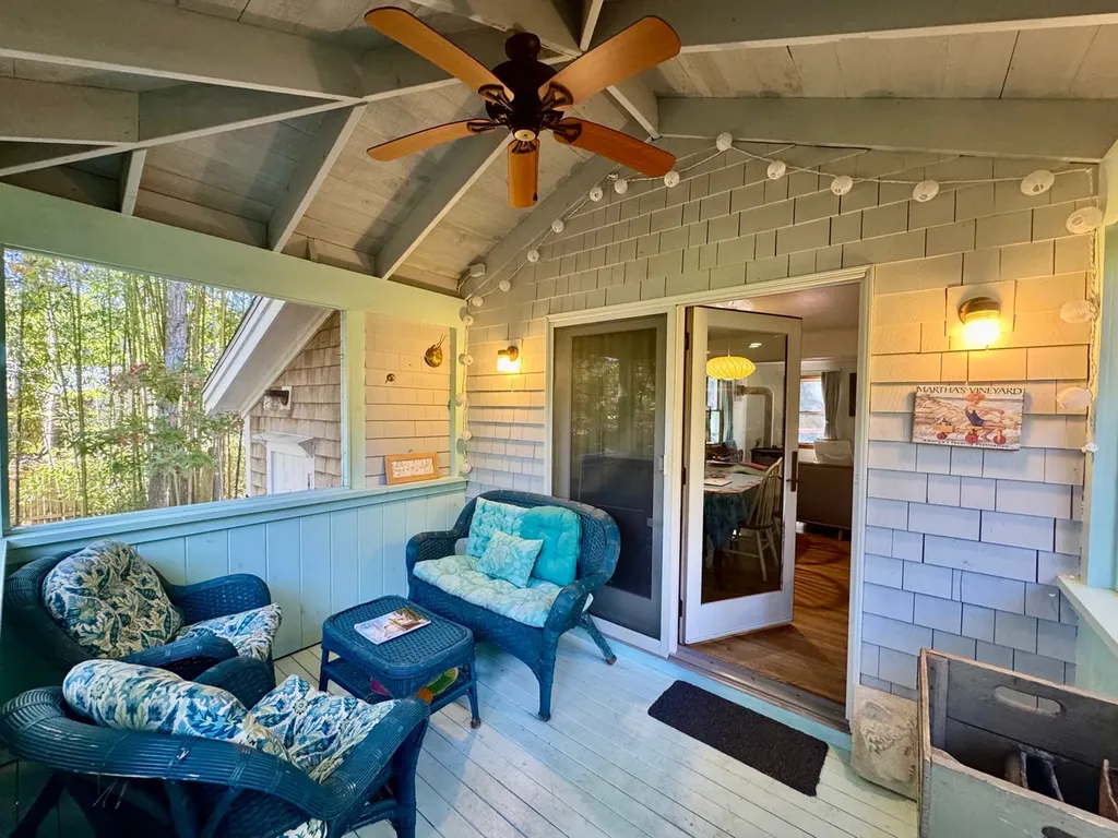 113 Leonard Circle Vineyard Haven MA 02568