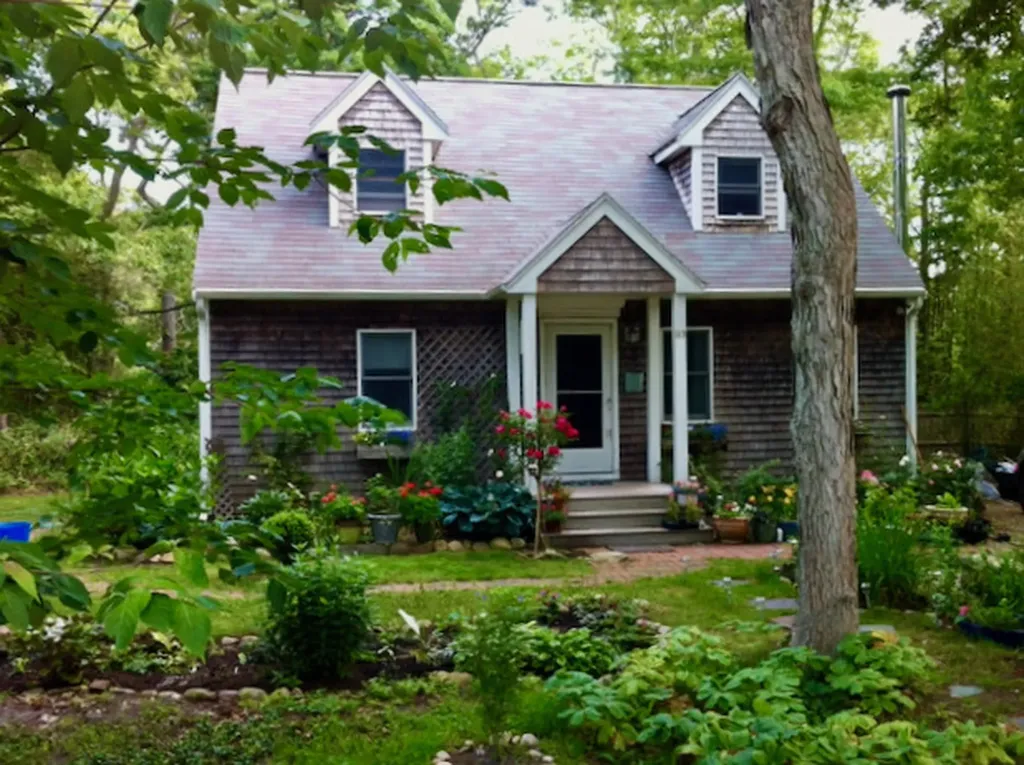 113 Leonard Circle Vineyard Haven MA 02568