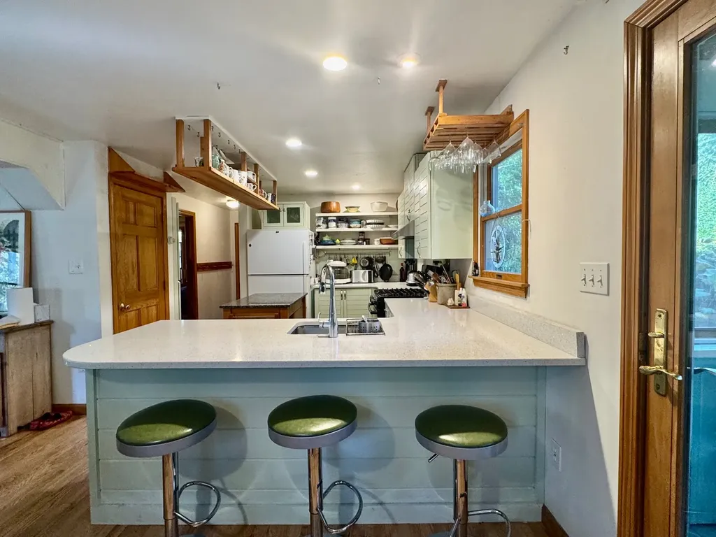 113 Leonard Circle Vineyard Haven MA 02568