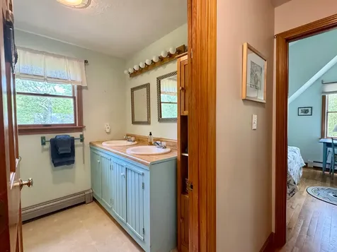 113 Leonard Circle Vineyard Haven MA 02568