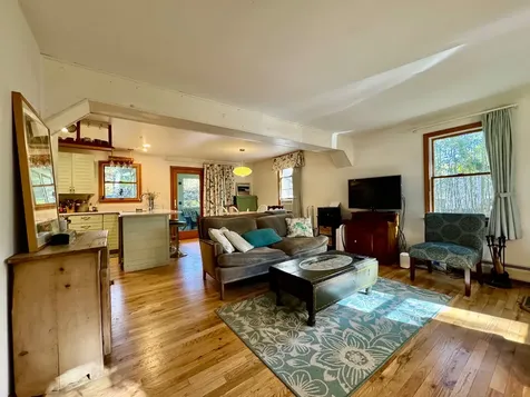 113 Leonard Circle Vineyard Haven MA 02568