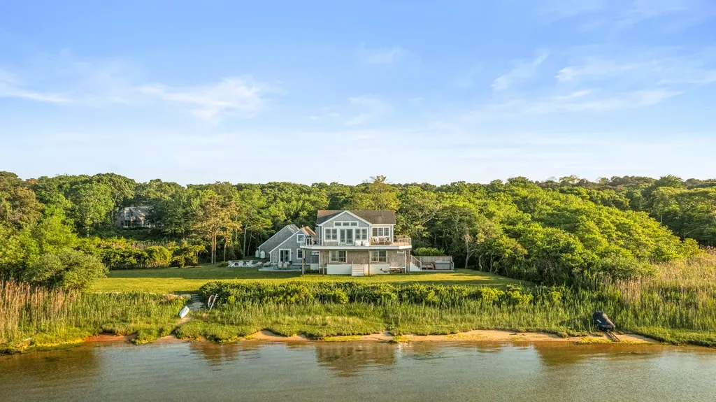 135 The Boulevard & 110 Pilgrim Road Edgartown MA 02539