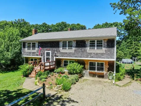 43 Pin Oak Circle West Tisbury MA 02575