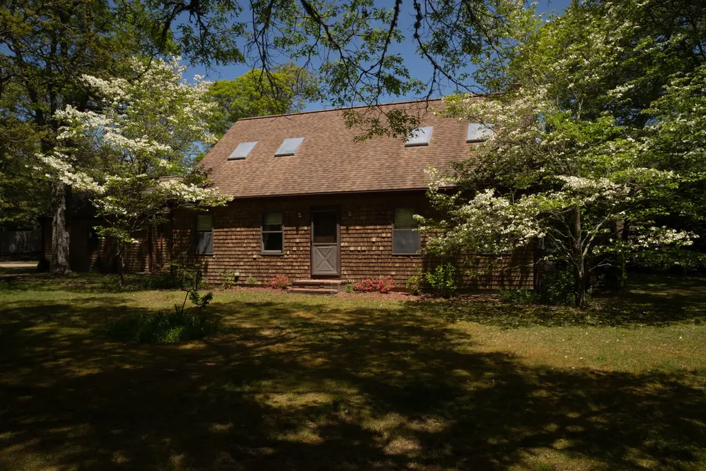 92 Winyah Circle Vineyard Haven MA 02568