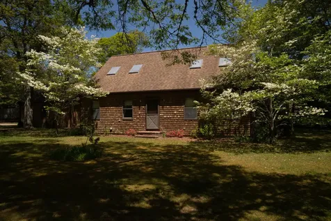 92 Winyah Circle Vineyard Haven MA 02568