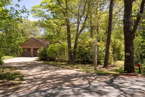 92 Winyah Circle Vineyard Haven MA 02568