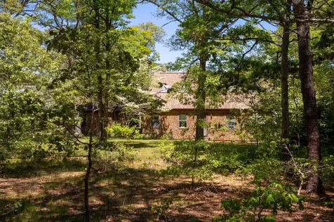 92 Winyah Circle Vineyard Haven MA 02568
