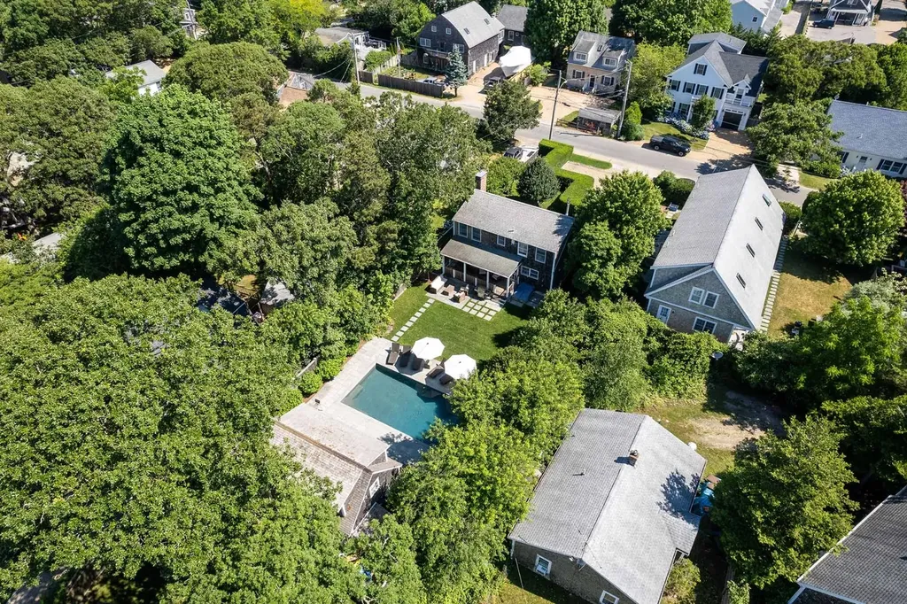 56 Pinehurst Road Edgartown MA 02539
