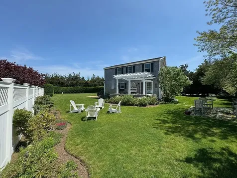 10 Lauras Way Oak Bluffs MA 02557