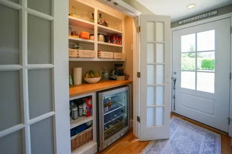 10 Lauras Way Oak Bluffs MA 02557