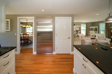 10 Lauras Way Oak Bluffs MA 02557