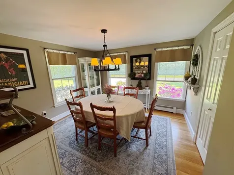 10 Lauras Way Oak Bluffs MA 02557