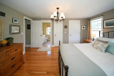 10 Lauras Way Oak Bluffs MA 02557