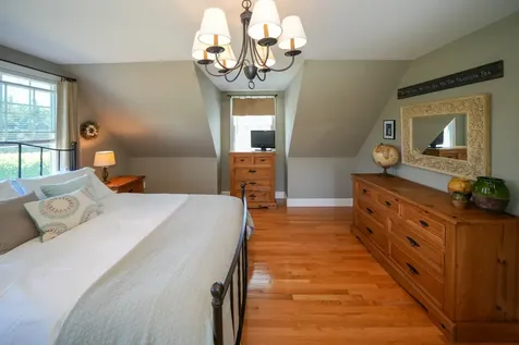 10 Lauras Way Oak Bluffs MA 02557