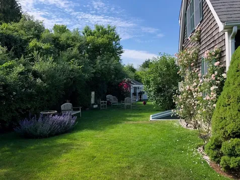 10 Lauras Way Oak Bluffs MA 02557